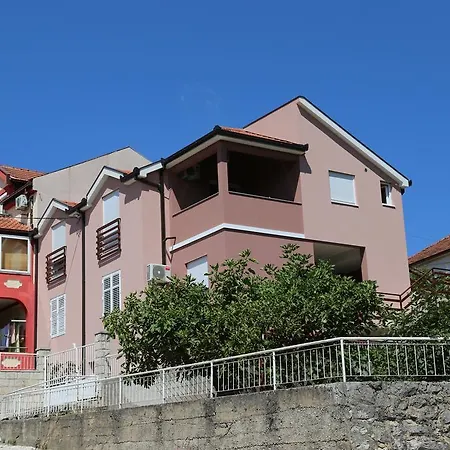 Nijona Apartment
